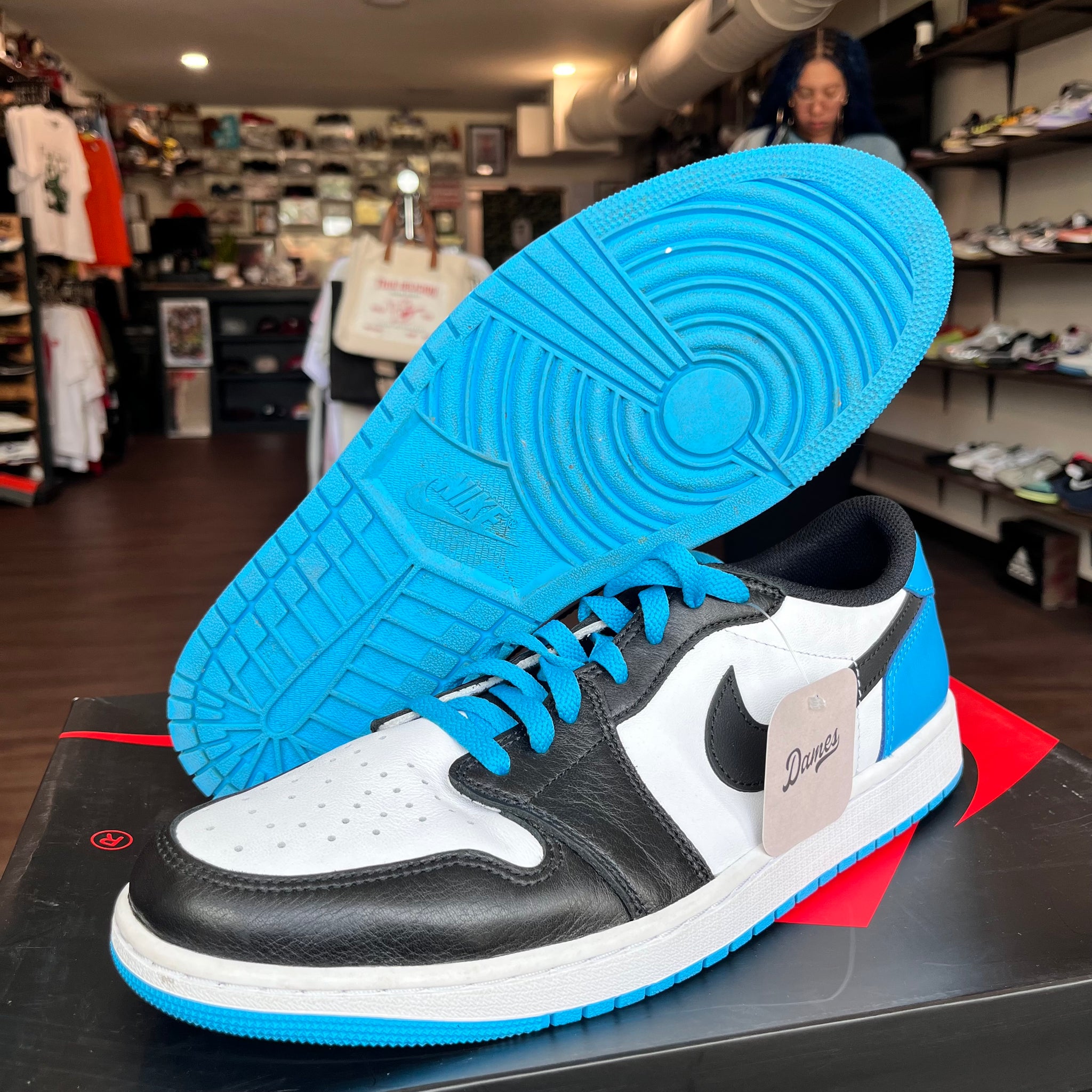 Jordan 1 low photo blue