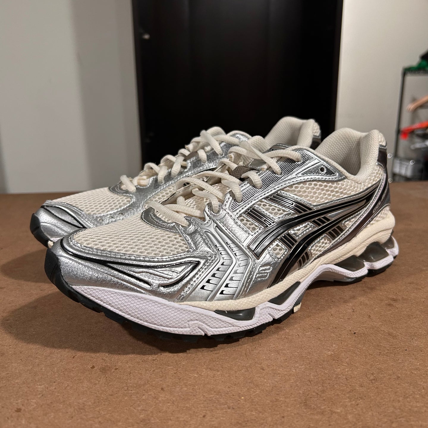 ASICS kayano pre owned