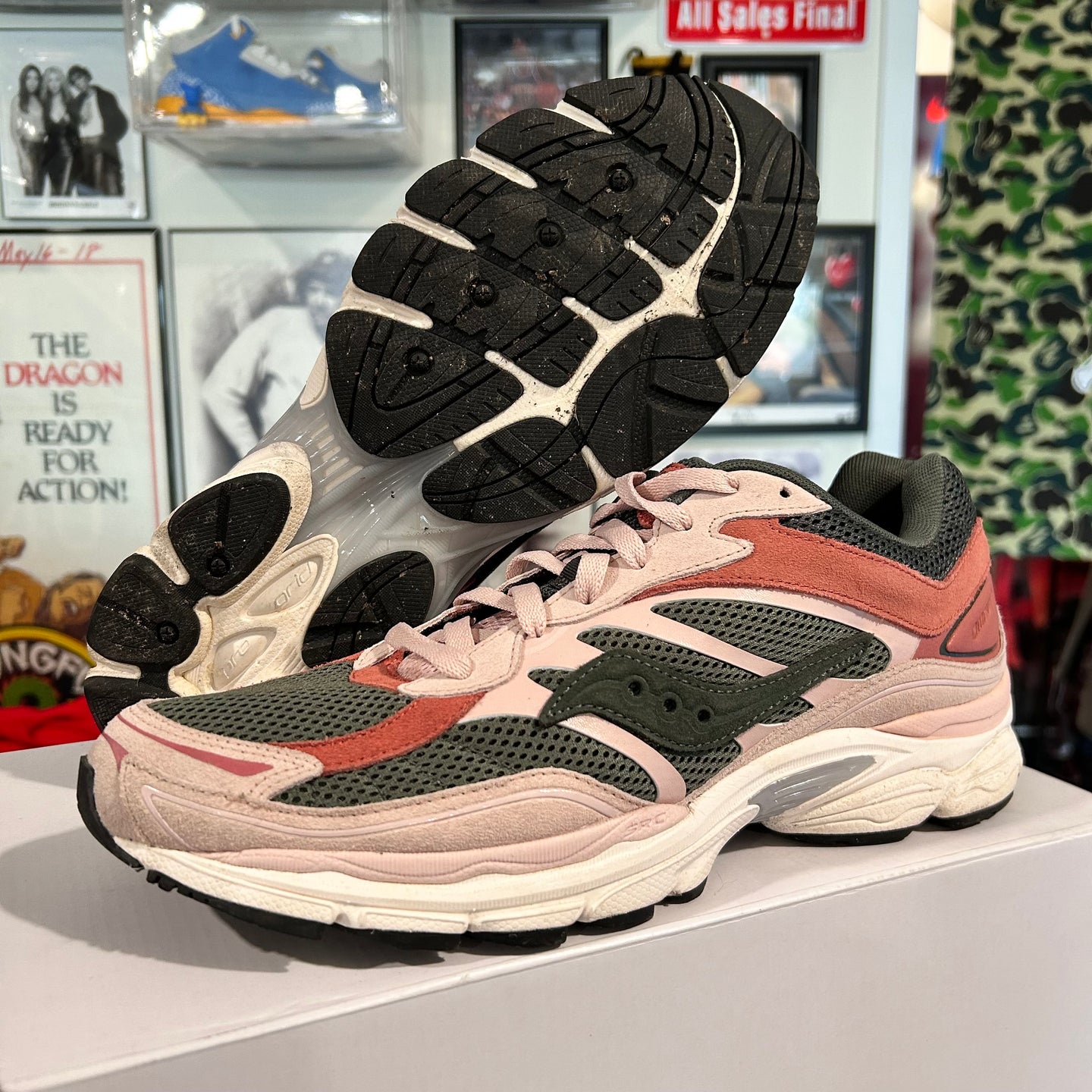Saucony ProGrid Omni 9 Premium in the "Dust Pink Green"
