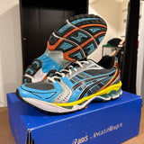 ASICS kayano ( pre owned )
