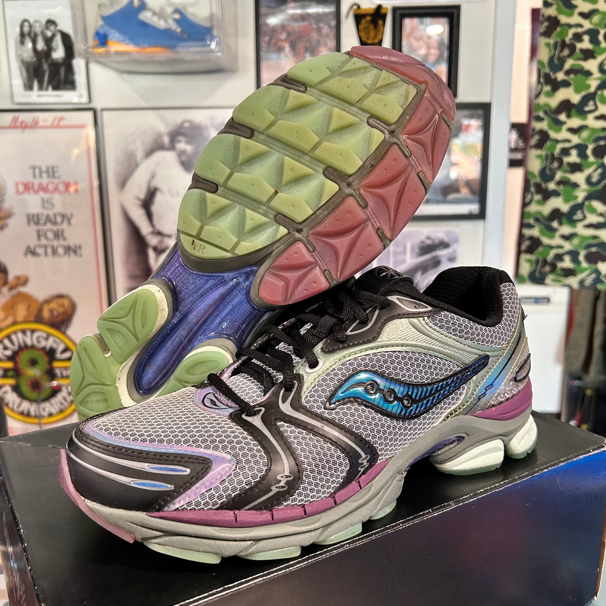 Saucony Pro Grid ( pre owned )