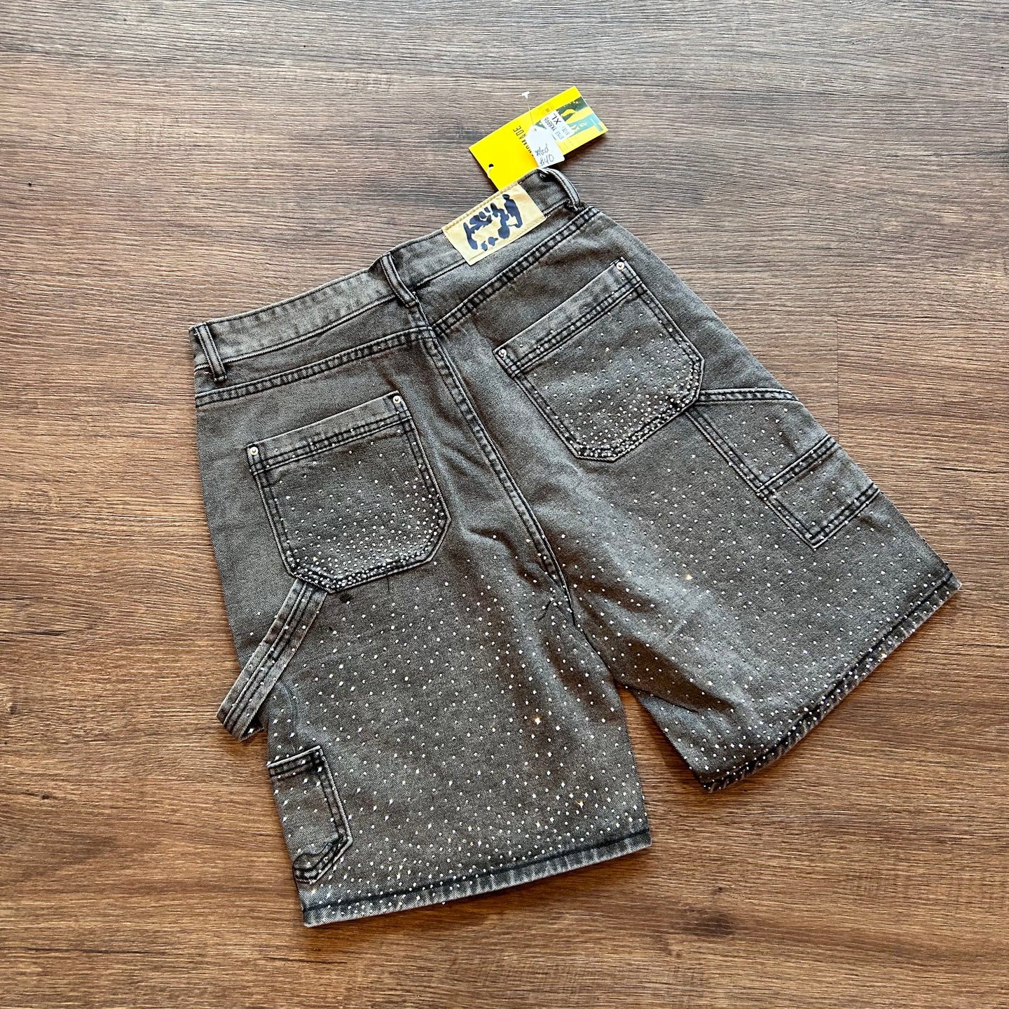 Diamond shorts