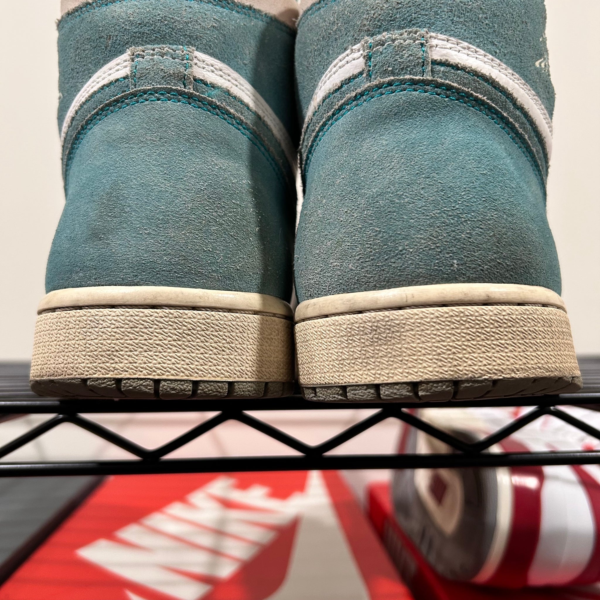 Turbo Green Jordan 1’s ( beaters )