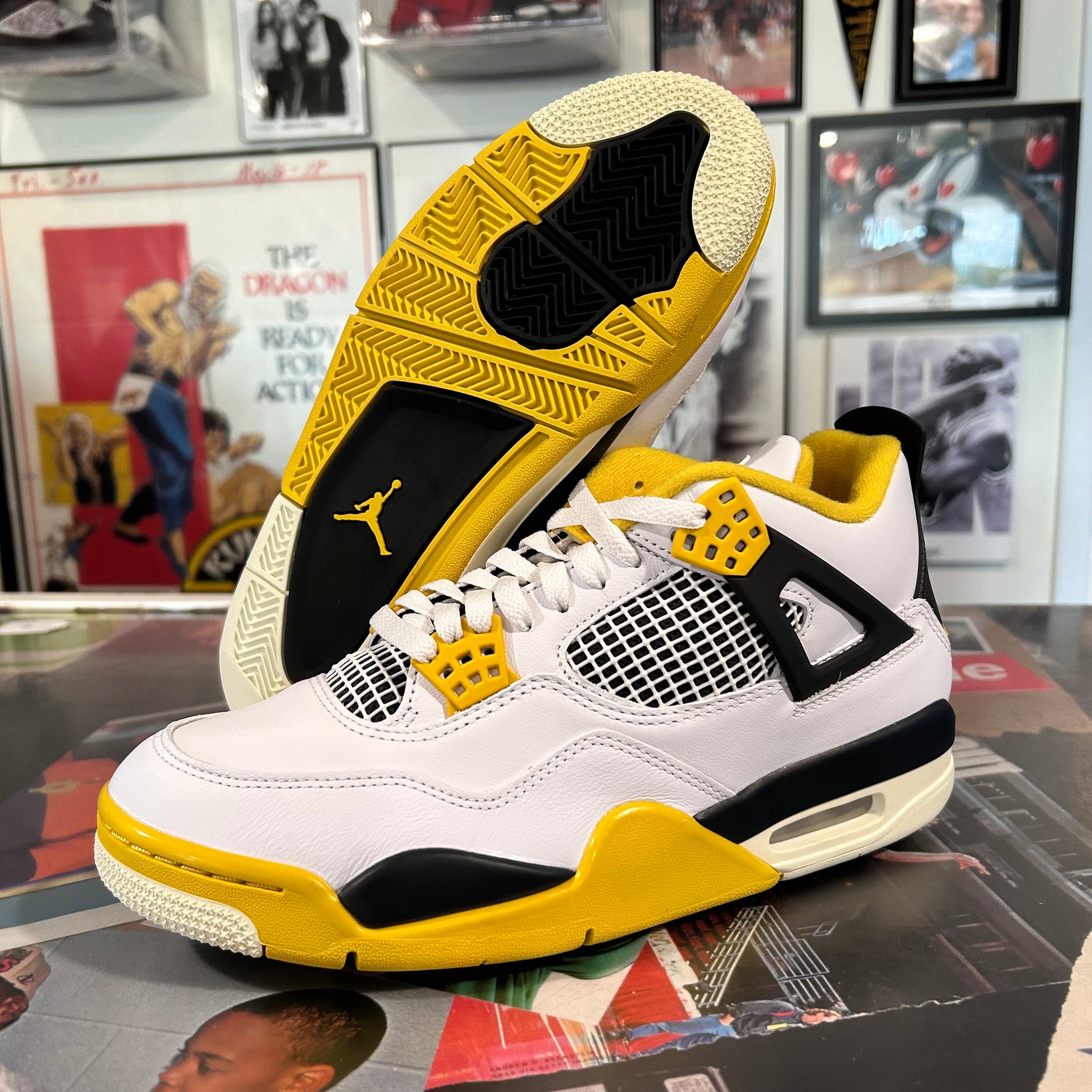 Sulfur Jordan 4’s