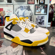 Sulfur Jordan 4’s