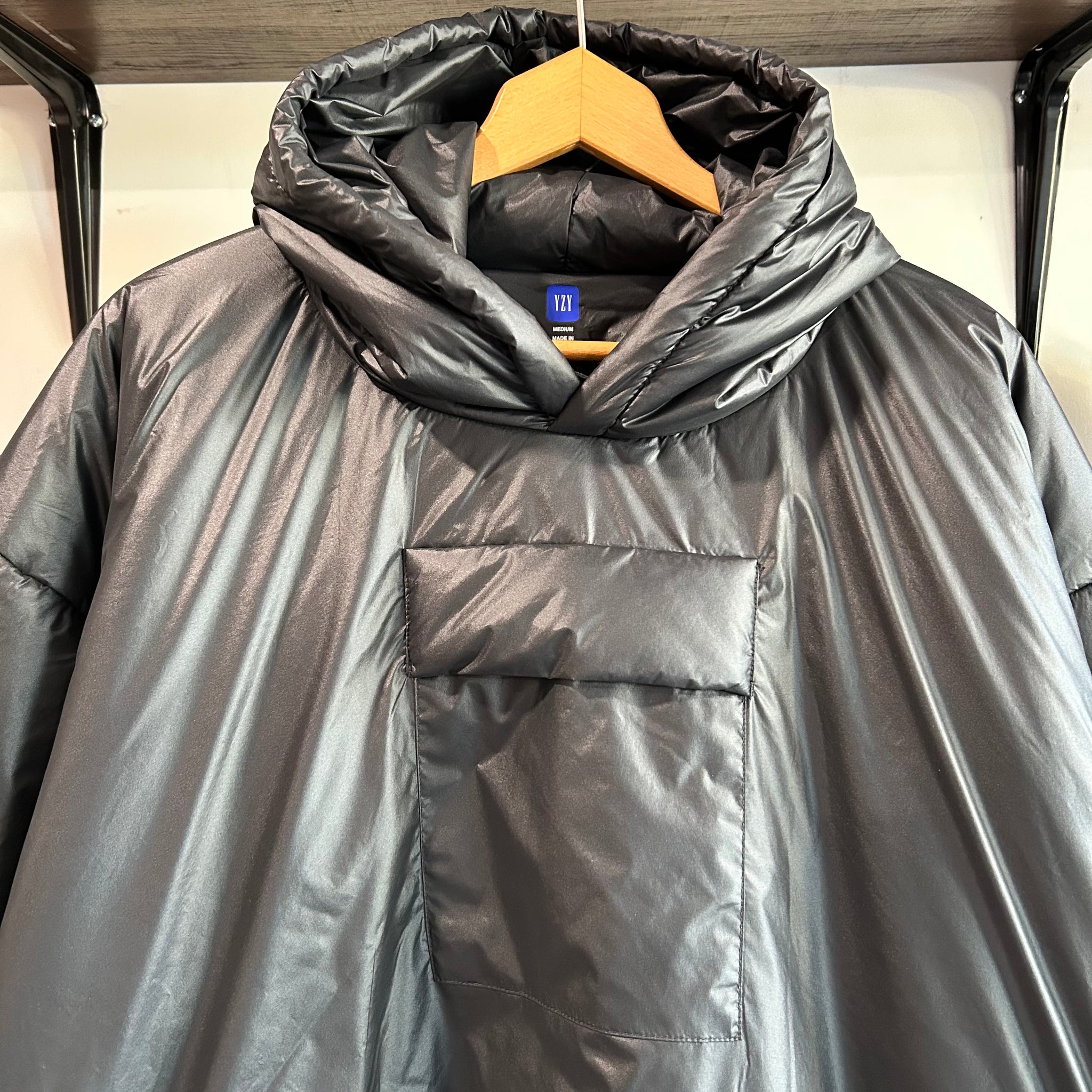 Yzy Gap Puffer Jacket ( fits like a xl )