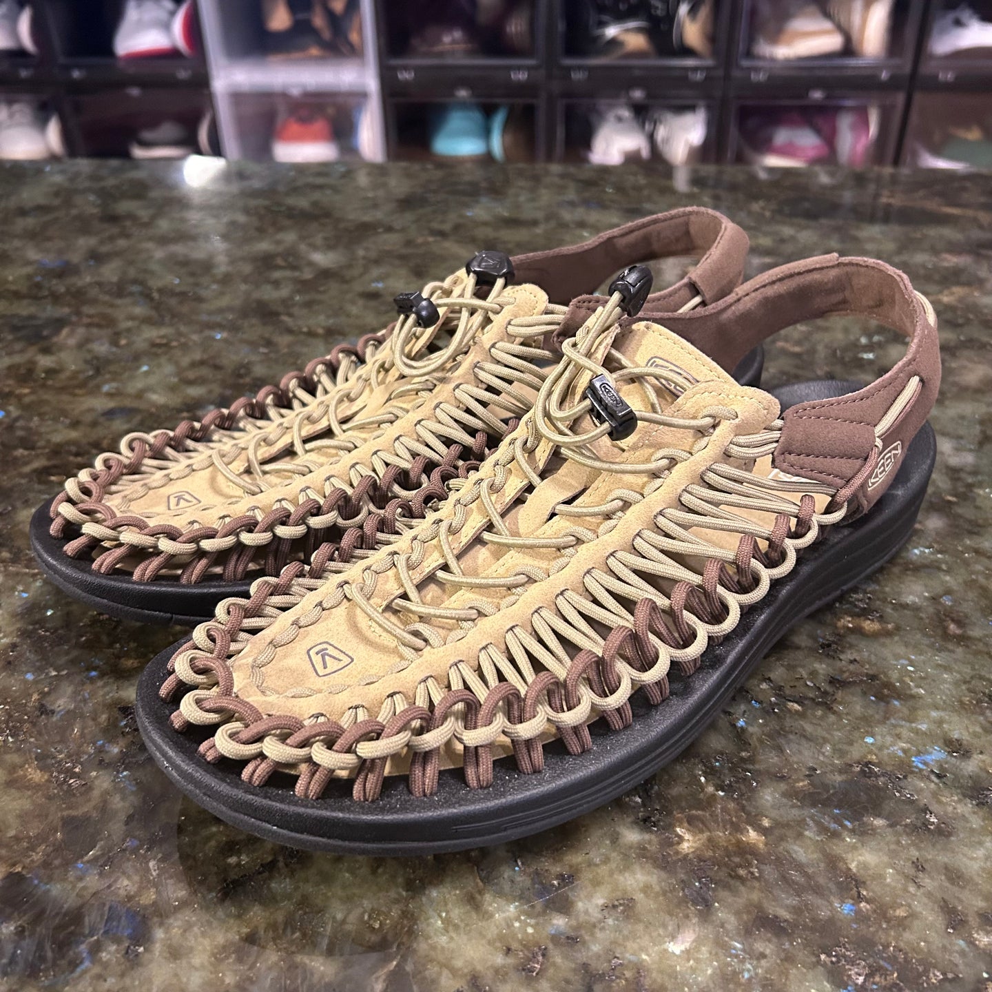 Keen sandals pre owned clean