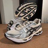 ASICS kayano pre owned