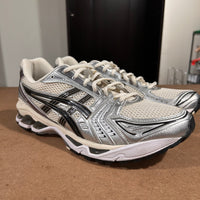 ASICS kayano pre owned