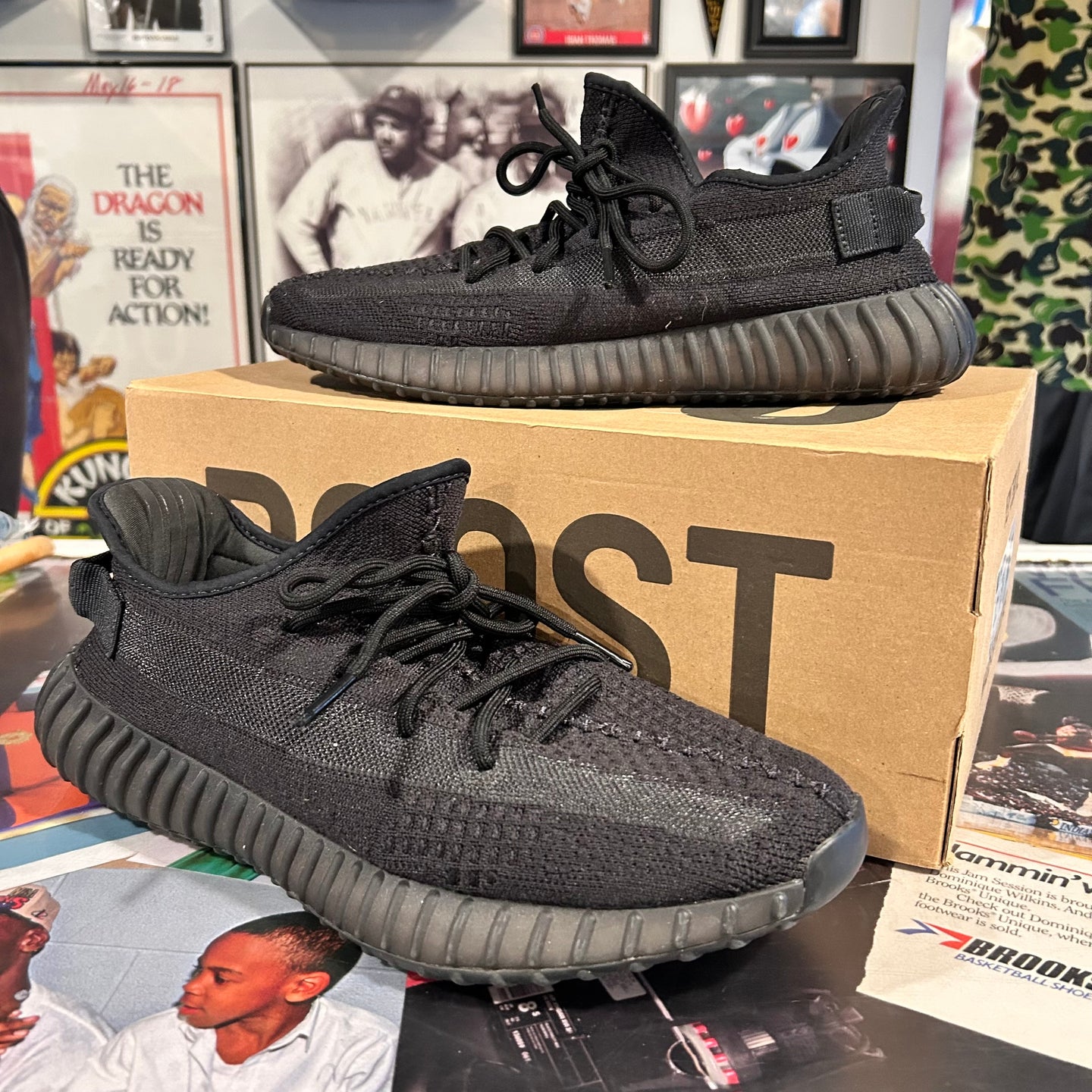 Yzy 350 triple black