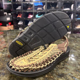 Keen sandals pre owned clean