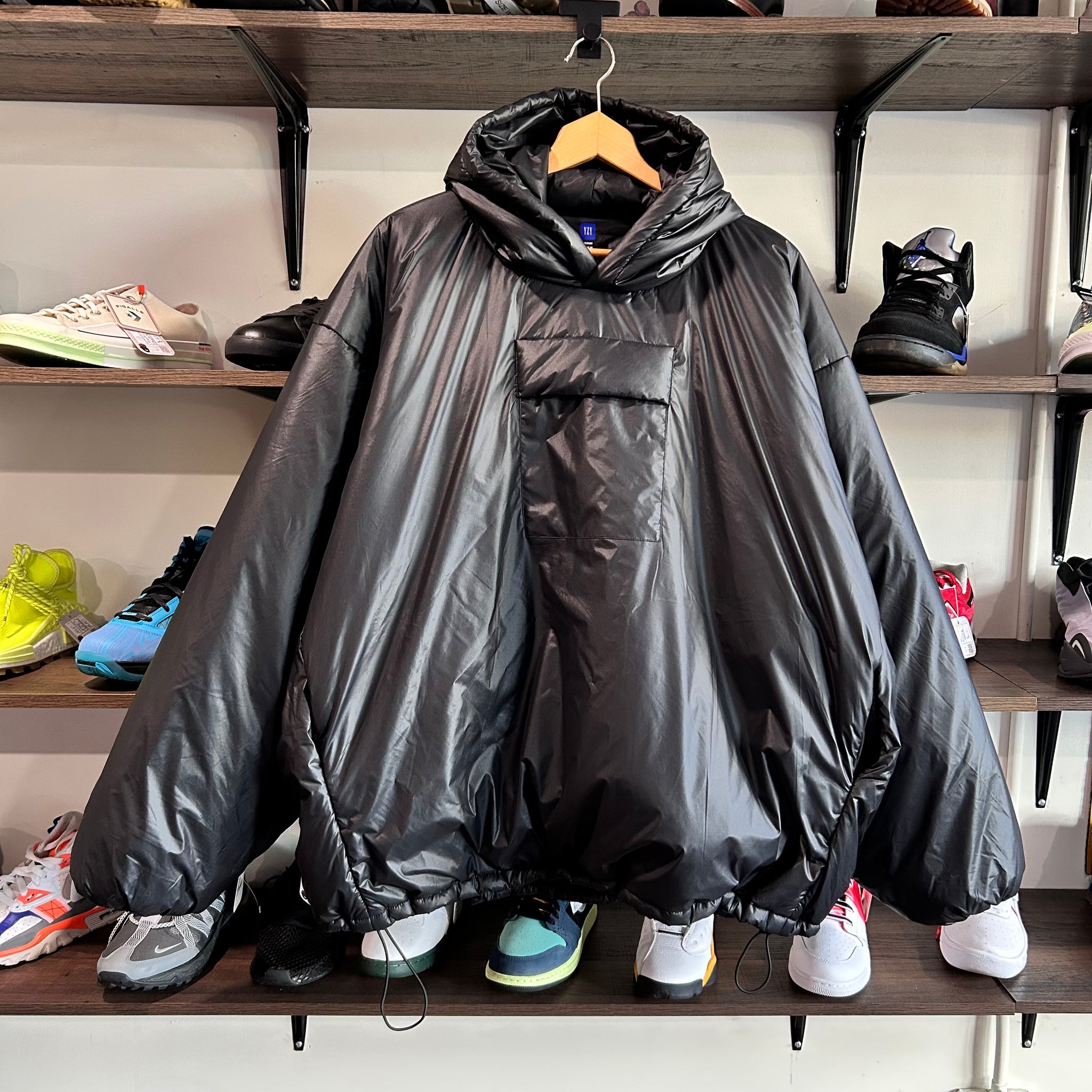 Yzy Gap Puffer Jacket ( fits like a xl )
