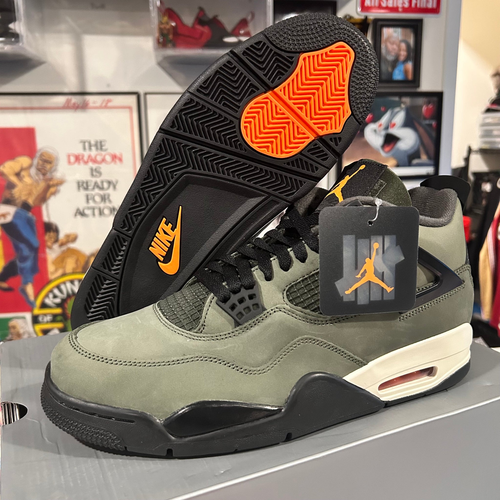 Undefeated Jordan 4’s