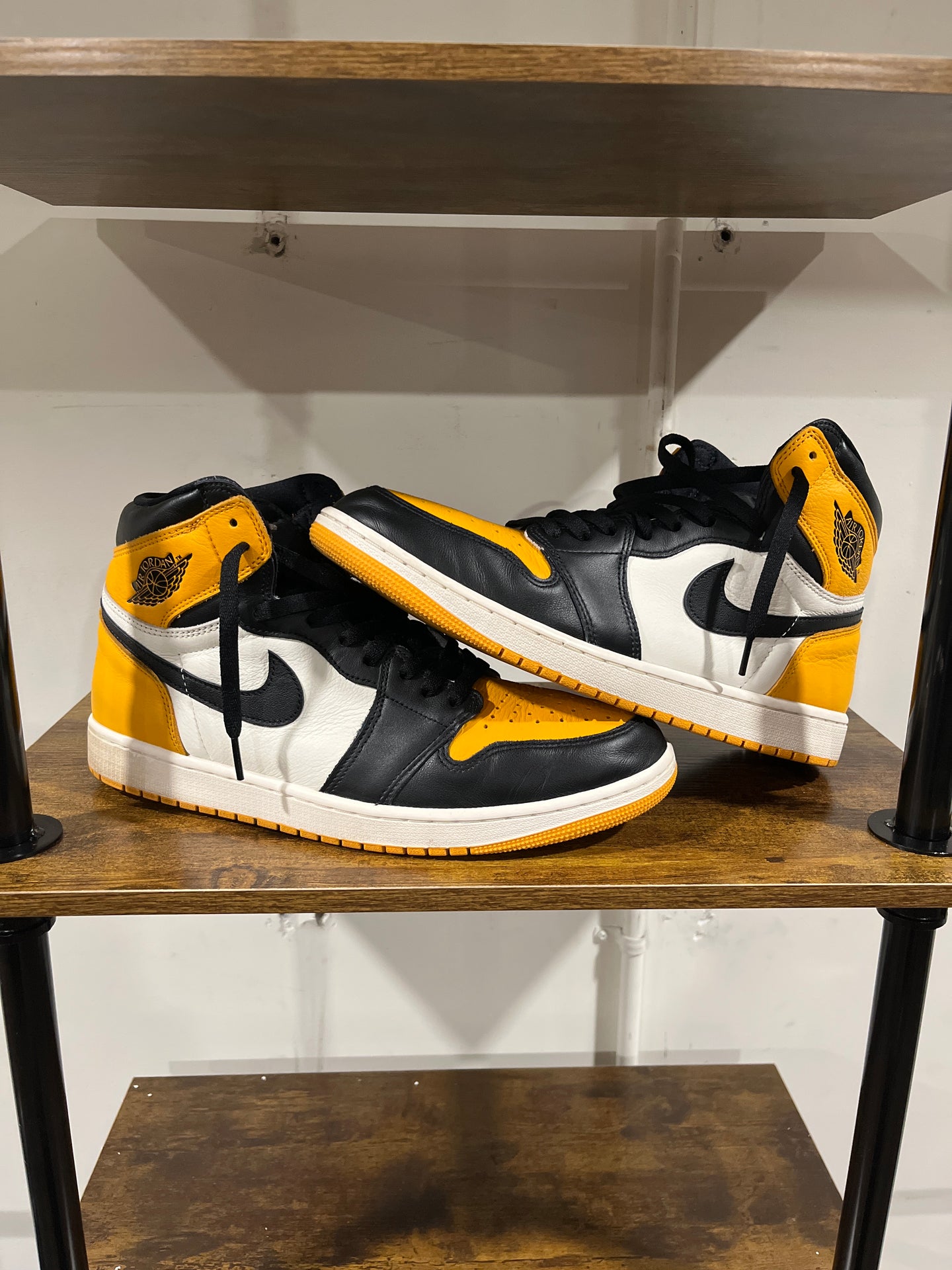 Jordan 1 Retro Taxi Yellow Toe