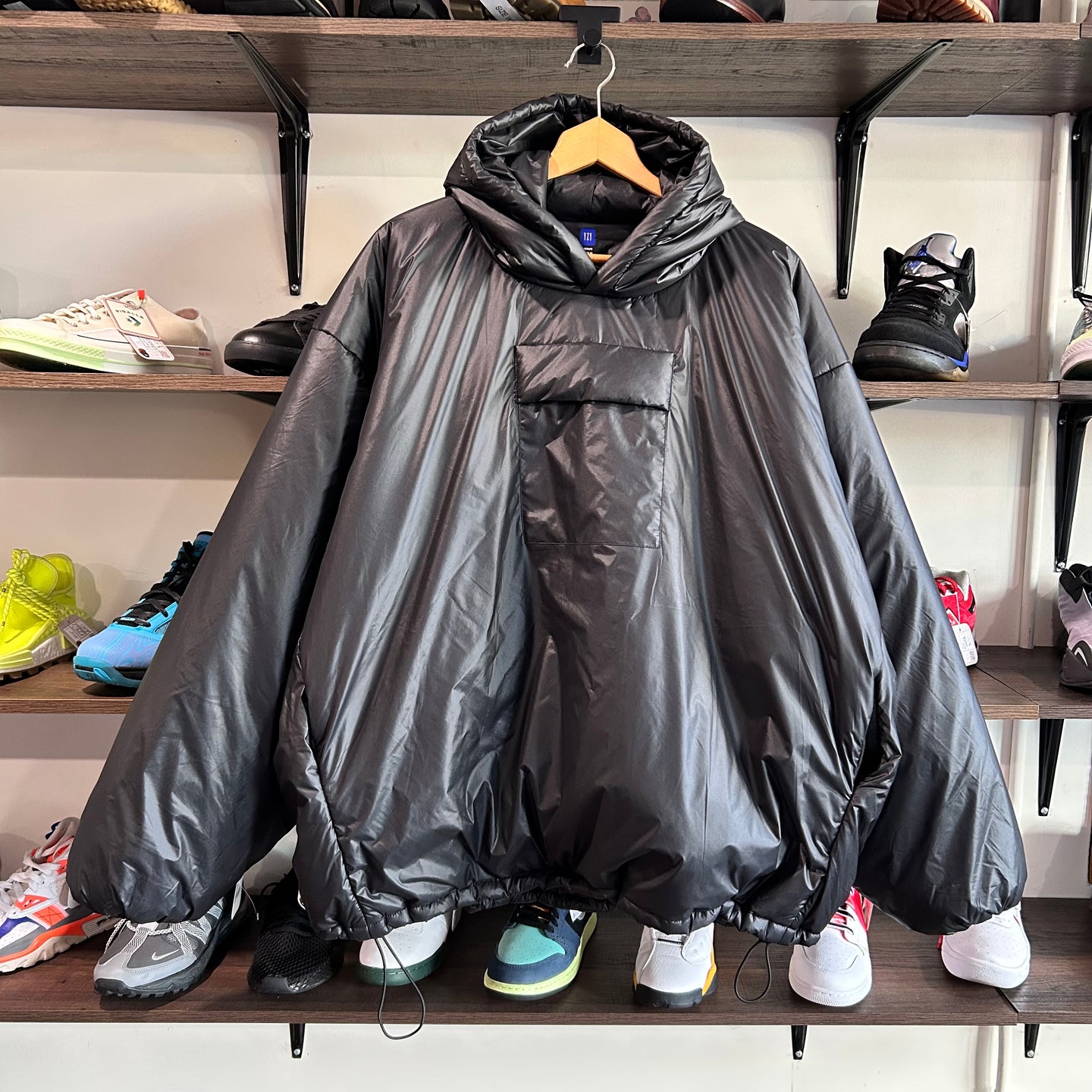 Yzy Gap Puffer Jacket ( fits like a xl )