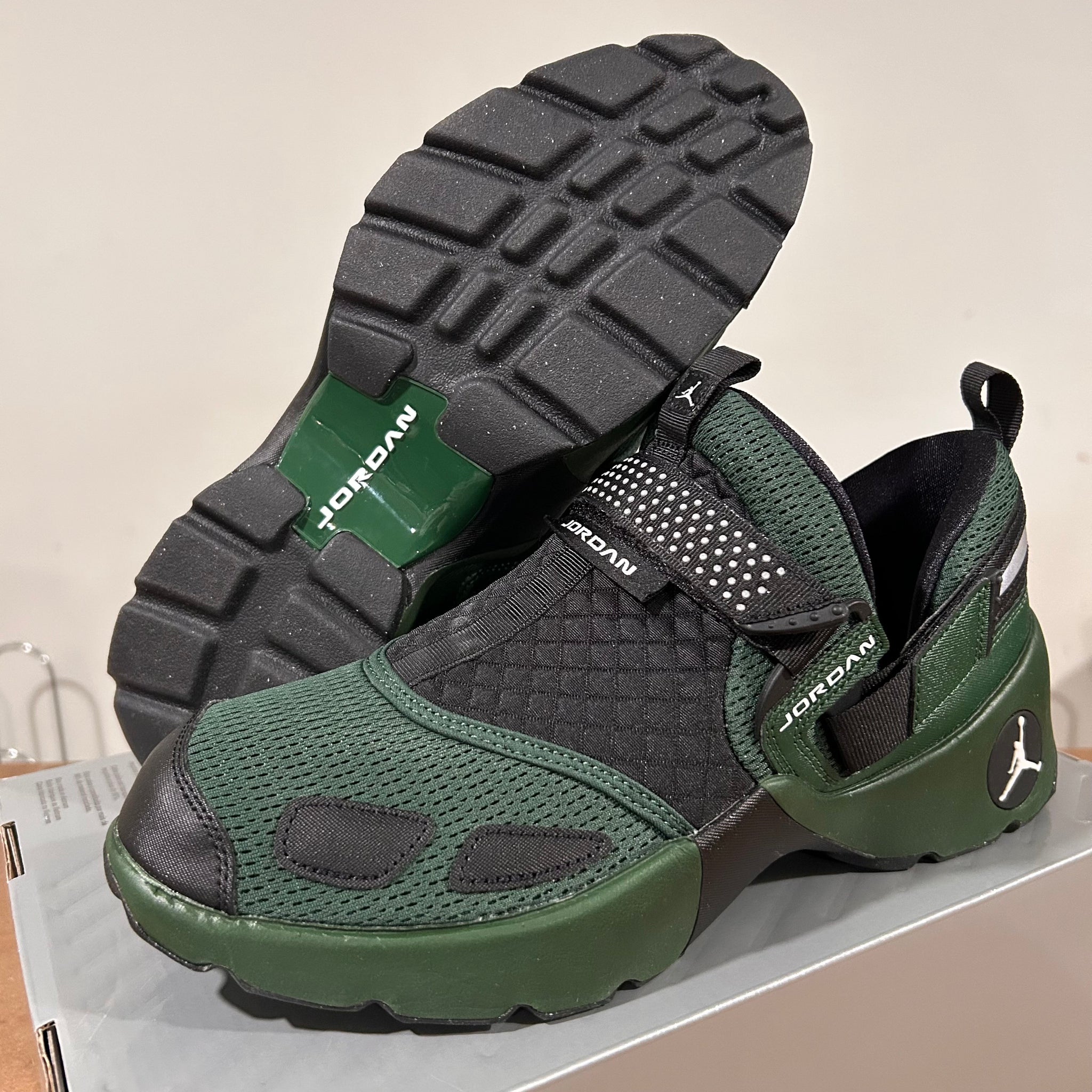 Jordan trunner woman’s new