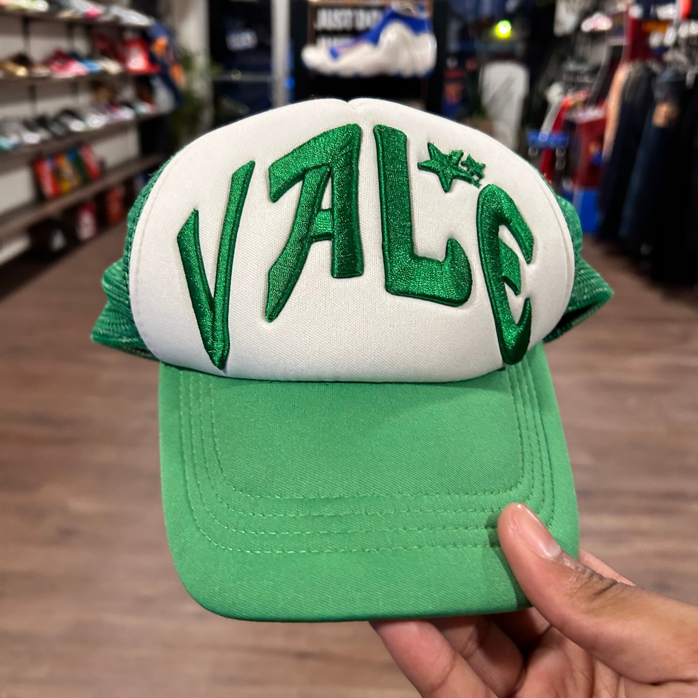 Vale trucker hat