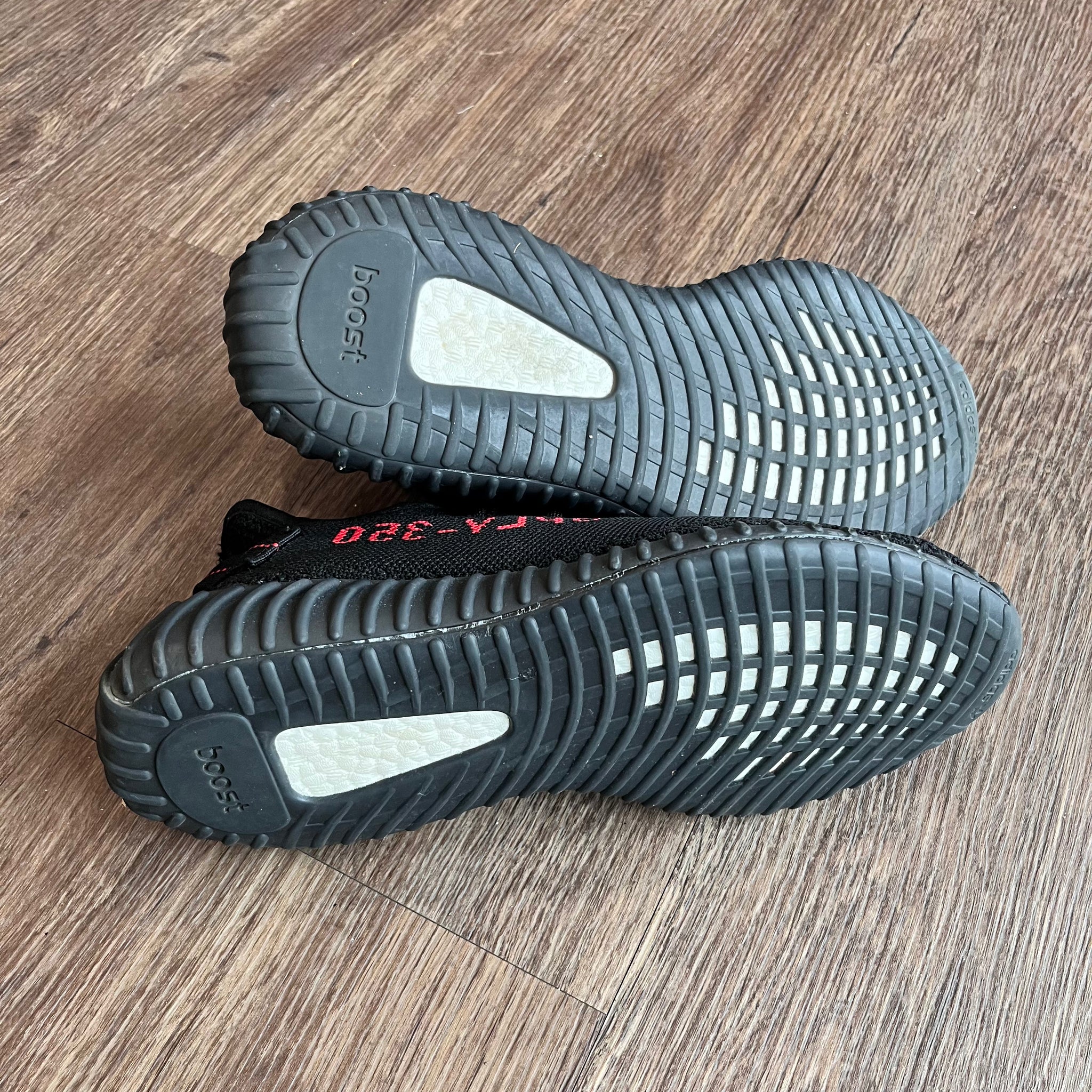 Yeezy Boost 350 v2 - No Box