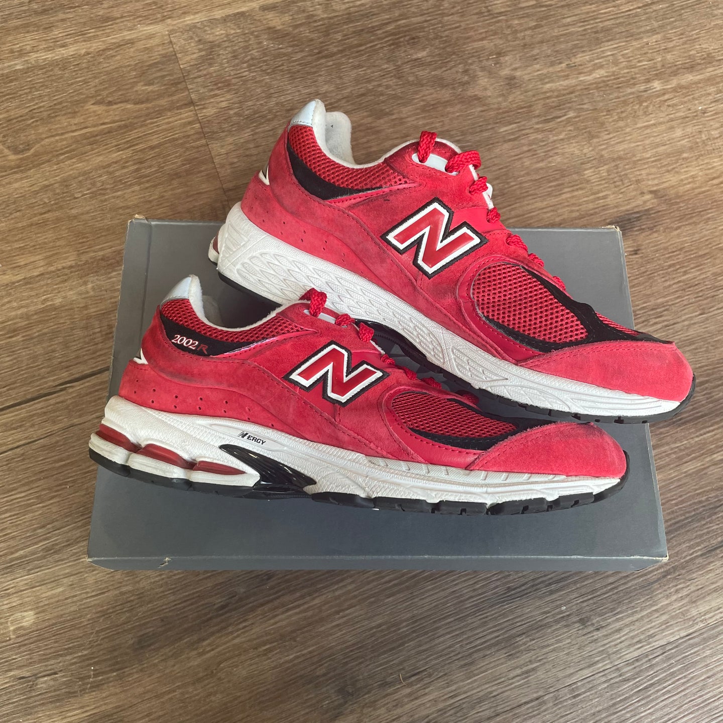 New Balance 2002r