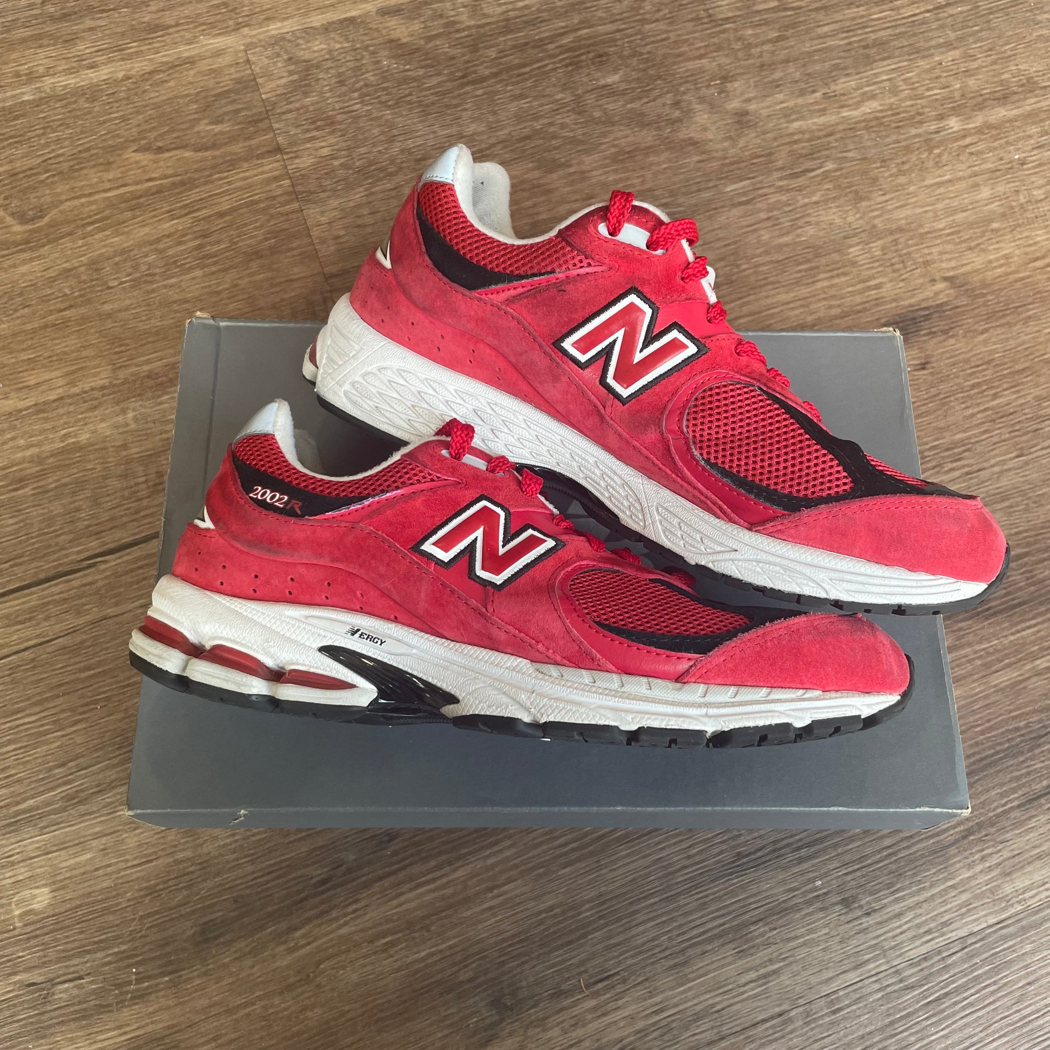 New Balance 2002r