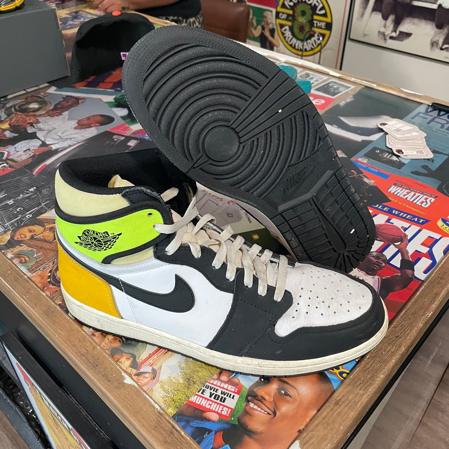 Air Jordan 1 Volt