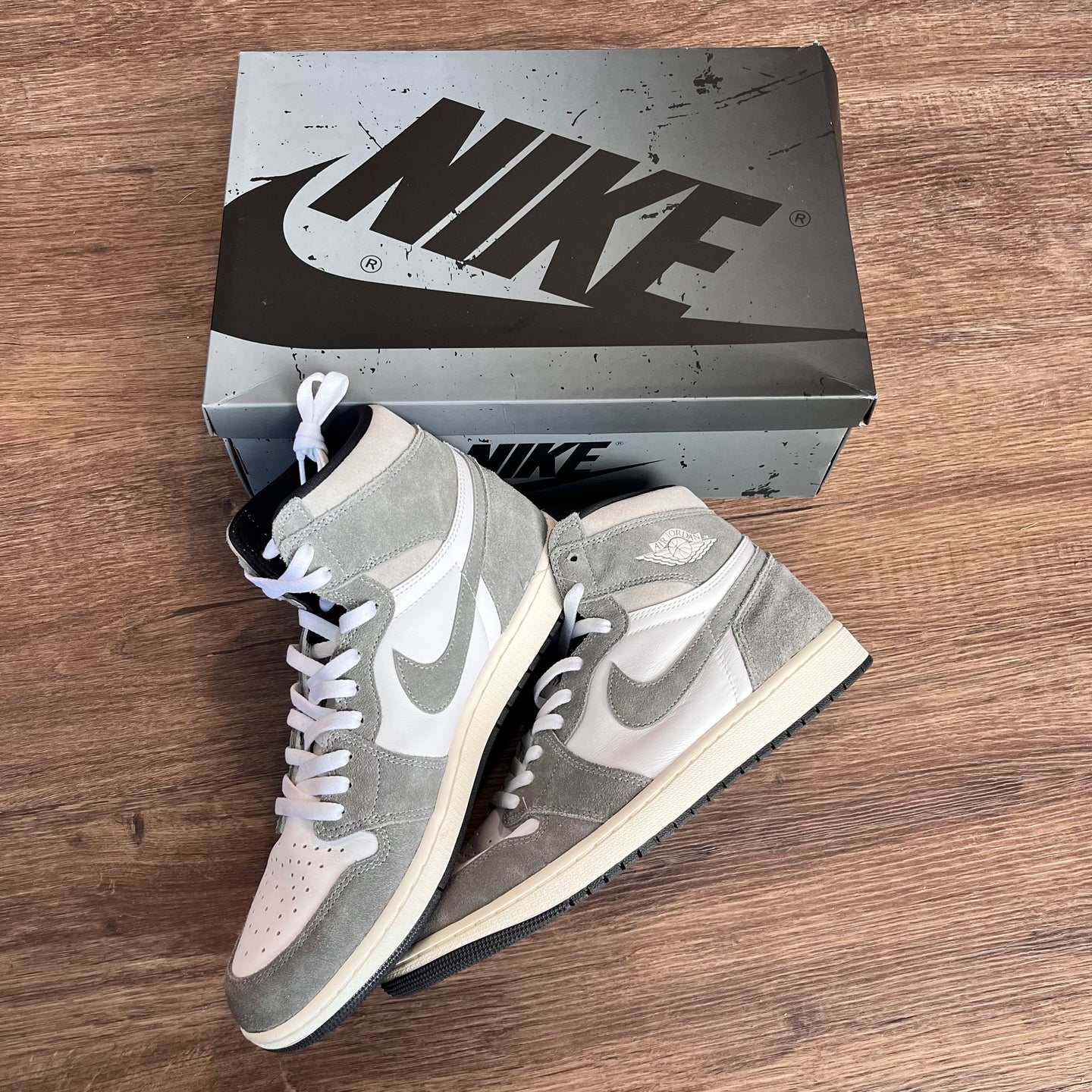 Air Jordan 1 Ash Grey
