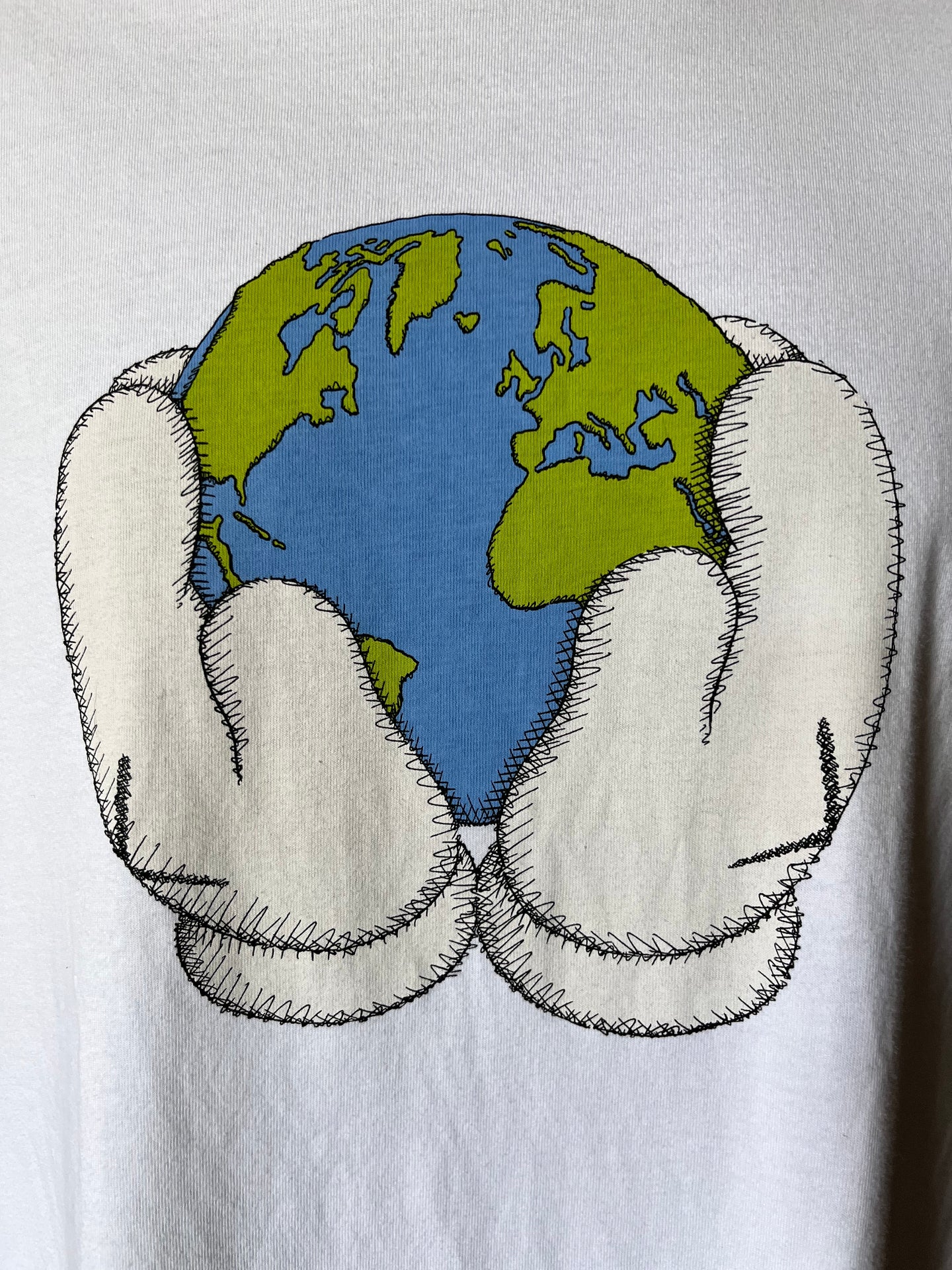 Uniqlo X Kaws ‘Peace for All’