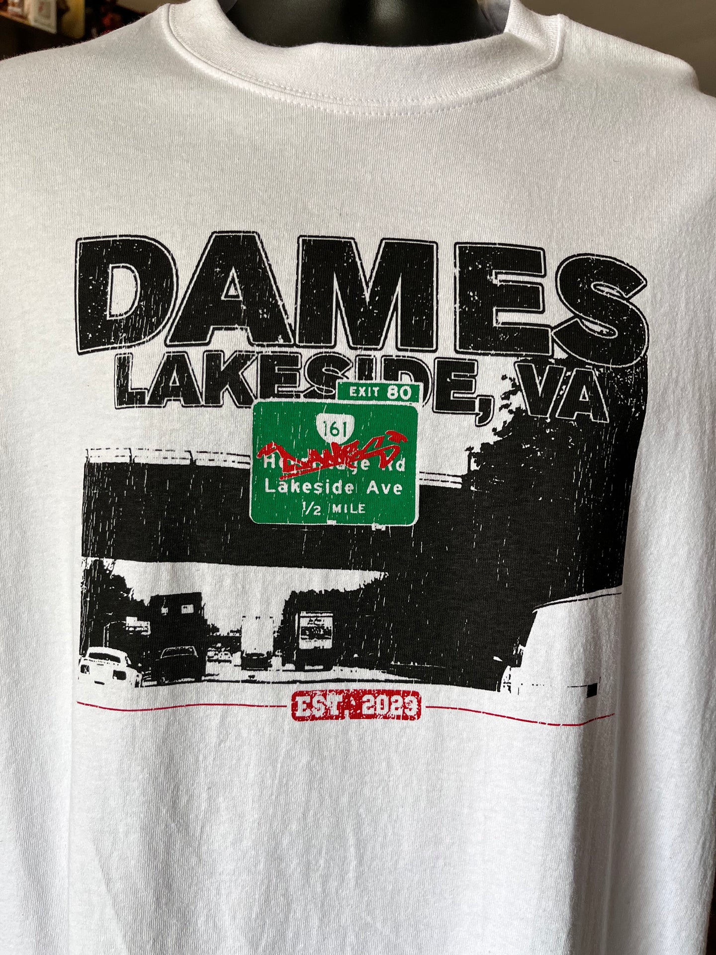 Dames Lakeside, VA Merch T-shirt