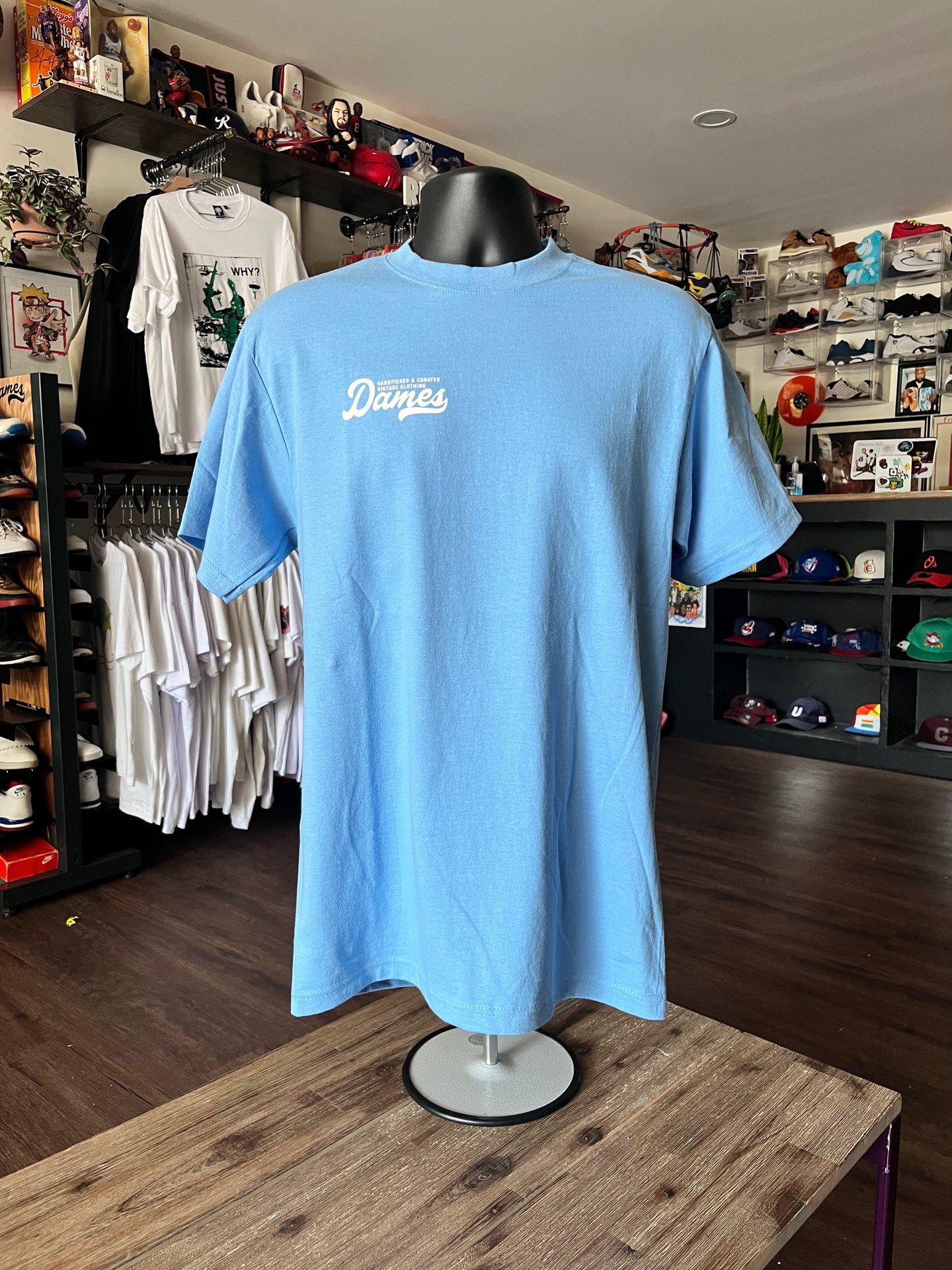 Dames ‘Handpicked & Curated Vintage Clothing Merch T-shirt